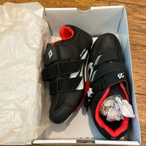 NIB Peloton shoes women size 7 (38)